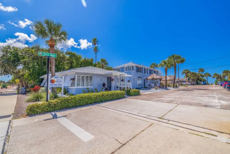 Gulf Breeze Inn — photo 1